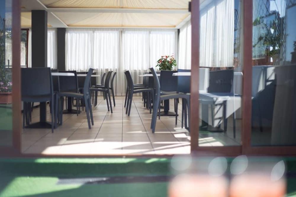 Kleopatra Design Hotel เนเปิลส์ ภายนอก รูปภาพ