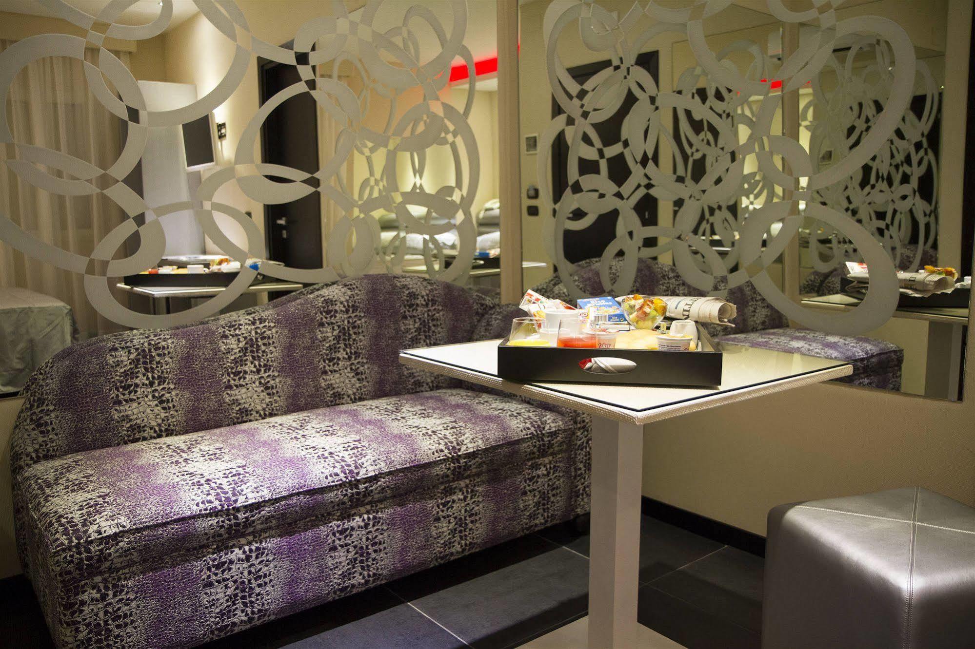 Kleopatra Design Hotel เนเปิลส์ ภายนอก รูปภาพ