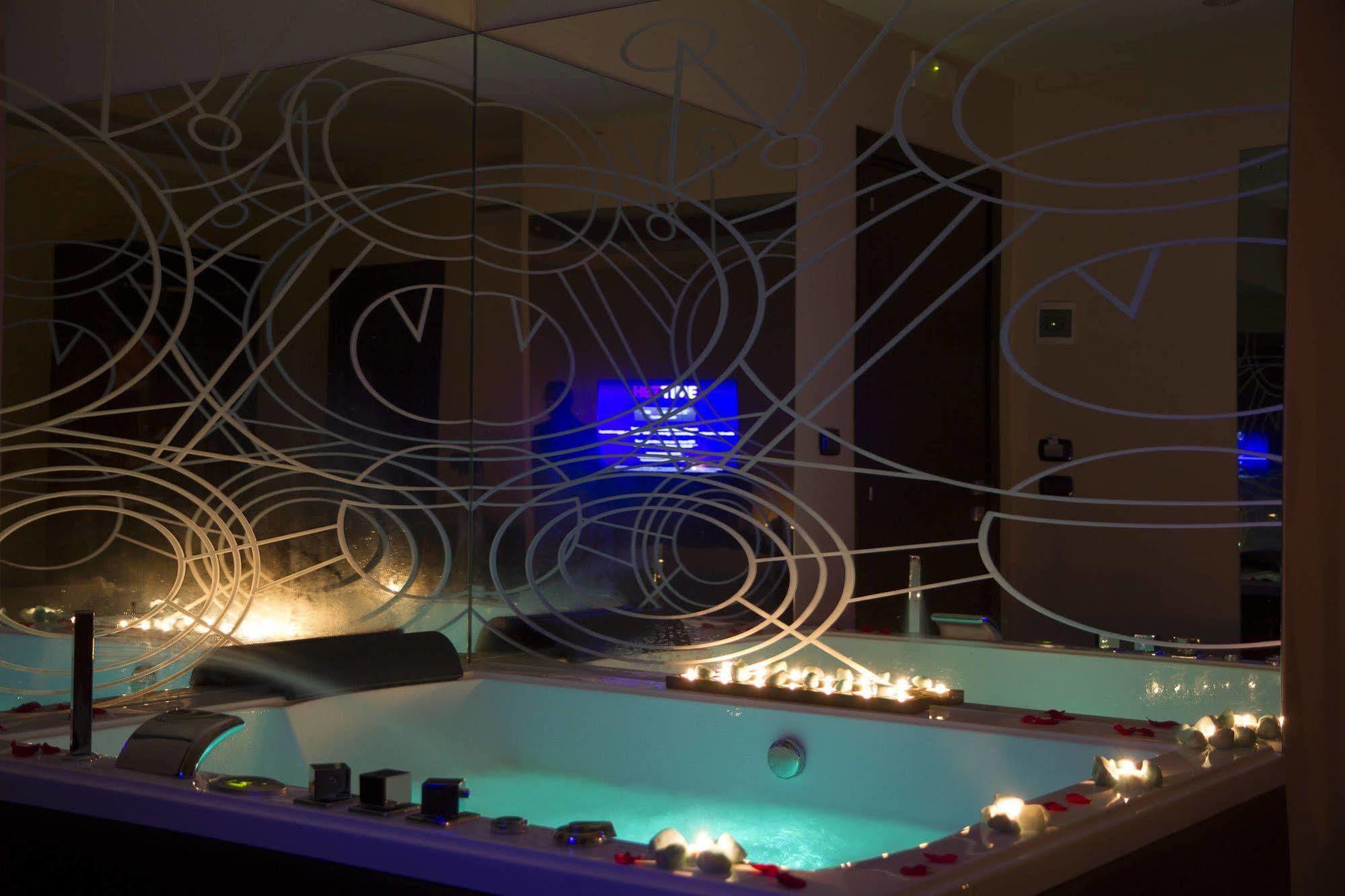 Kleopatra Design Hotel เนเปิลส์ ภายนอก รูปภาพ