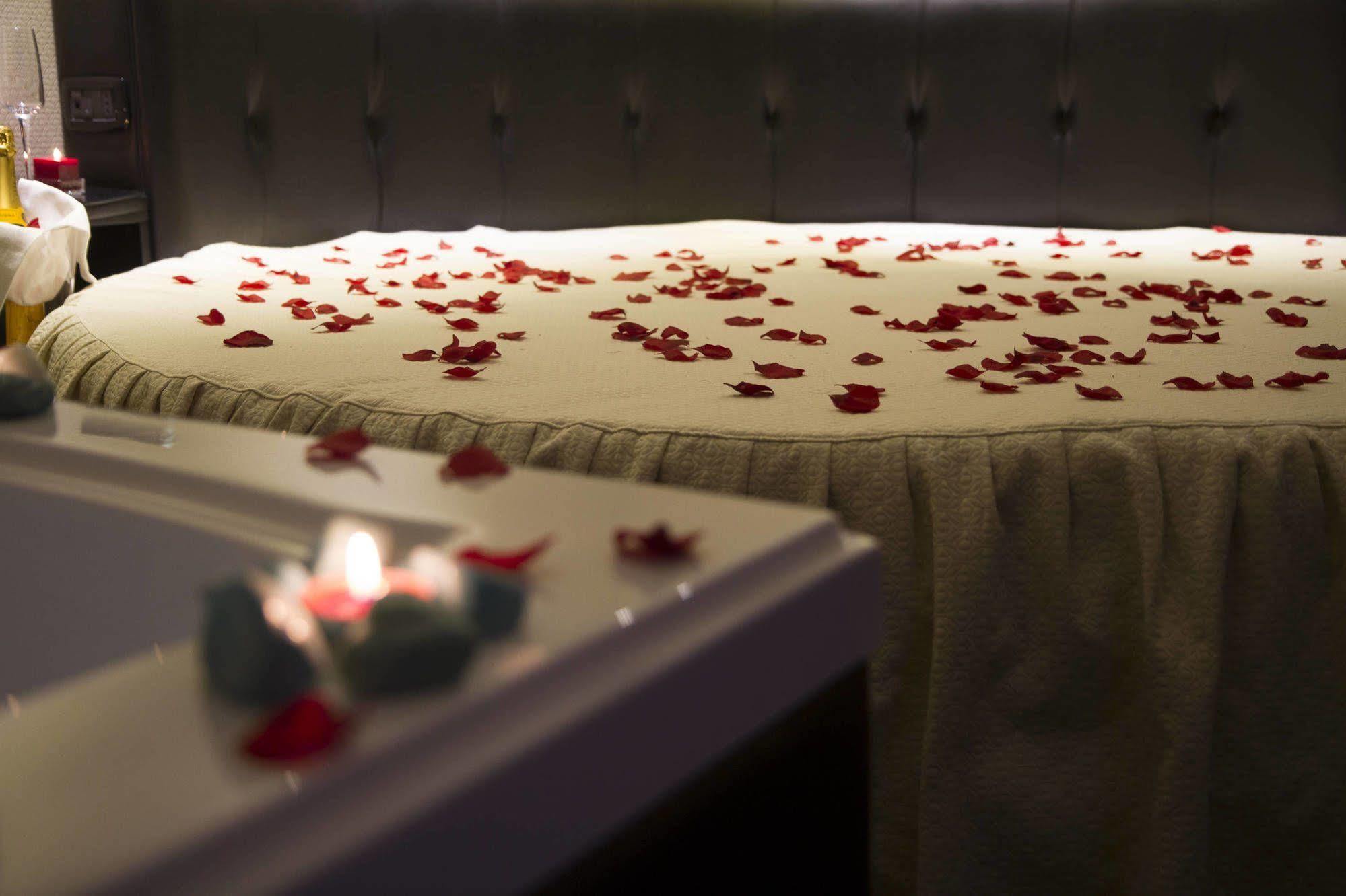 Kleopatra Design Hotel เนเปิลส์ ภายนอก รูปภาพ