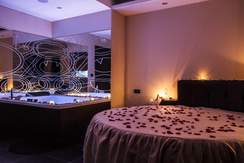Kleopatra Design Hotel เนเปิลส์ ภายนอก รูปภาพ